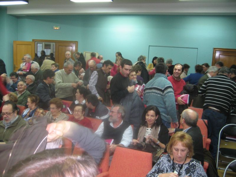 2011029213355asistentesalapresentaciondellibrodelpadresegismund.jpg